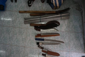 Gần 100 cảnh sát vây bắt sòng bạc 'quý bà'