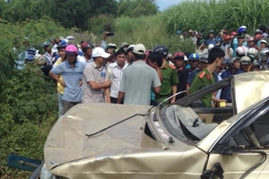 Gần 2 ngày mới phát hiện xe mất tích dưới đáy sông