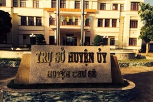 Trưởng và phó ban tổ chức huyện ủy bị kỷ luật