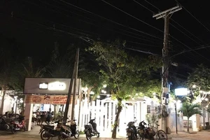 Tự sát sau khi dùng dao tấn công vợ cũ, đốt quán 