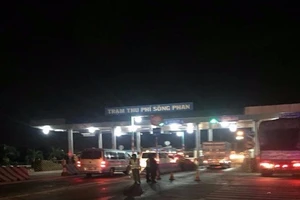 Trạm BOT Sông Phan tiếp tục kẹt xe