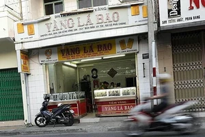 Bắt kẻ cướp giật trong tiệm vàng ở Ninh Thuận 