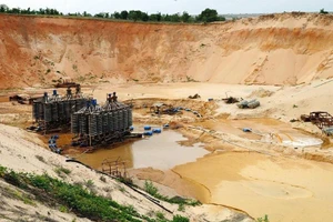 Chính phủ chỉ đạo sau khi 'thủ phủ titan' kêu cứu