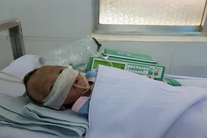 Xót xa bé sơ sinh bị mẹ bỏ rơi trong bệnh viện