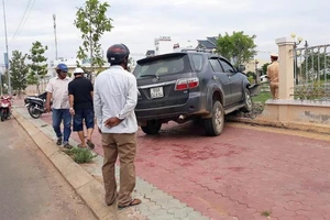 Mâu thuẫn, em rể truy sát anh vợ bằng ô tô