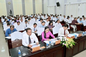 Bình Thuận: Nóng chuyện khai thác cát, titan trái phép 