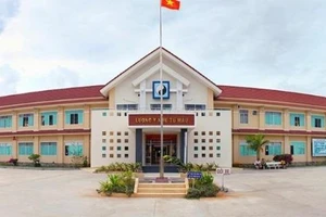 Nghi vợ ngoại tình với tài xế, chồng vào bệnh viện 'quậy'