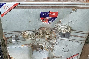 Trộm rinh két sắt ra nghĩa địa đục phá, lấy 25 lượng vàng