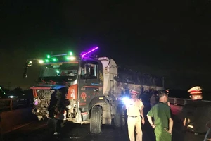 Thăm cháu sắp ra đời, ông bà nội bị xe ben cán tử vong