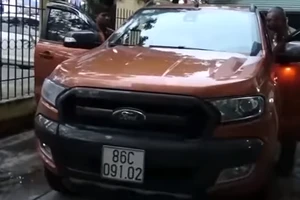 Tìm ra chủ xe bán tải chở hơn 3 tạ ma túy đá