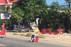 Đang ngồi uống cà phê bị đâm thiệt mạng