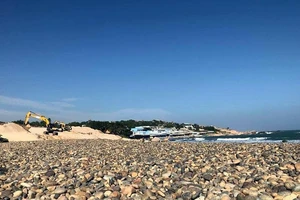 Chuyển hồ sơ vụ bãi đá 7 màu bị xâm hại sang CQĐT