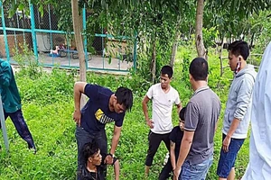 Bị phát hiện bán ma túy, rút kiếm chém cảnh sát