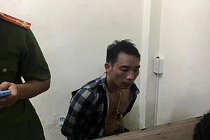 CSGT khống chế lái xe chơi ma túy bỏ chạy như phim