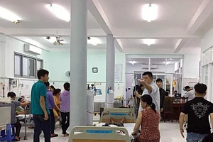 Tìm kiếm 2 du khách vụ nhiều người thương vong khi tắm biển