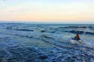 4 sinh viên TP.HCM bị sóng cuốn mất tích ở Bình Thuận