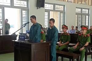 Người ném bom xăng đốt 4 xe cảnh sát rút kháng cáo tại tòa