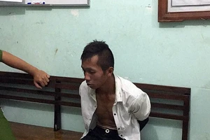 Bị truy đuổi, kẻ trộm chém thượng úy công an