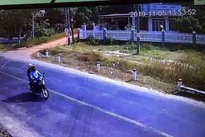 Cụ ông 73 tuổi chạy xe ôm bị cướp siết cổ