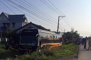 Xe giường nằm ủi nhiều xe máy ở Bình Thuận 