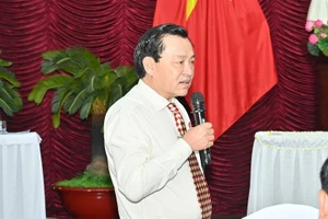 Chủ tịch tỉnh Bình Thuận yêu cầu 3 giám đốc sở xin lỗi dân