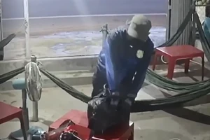 Dùng búa tấn công nữ chủ quán cà phê ở Phan Thiết