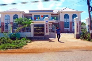 3 cán bộ giáo dục ăn chặn hơn 2,8 tỷ của học sinh