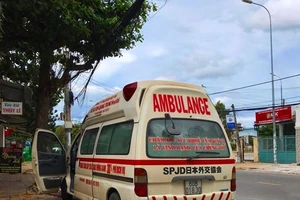 Tạm giữ xe 'cứu thương' đi đòi nợ làm chung cư náo loạn 