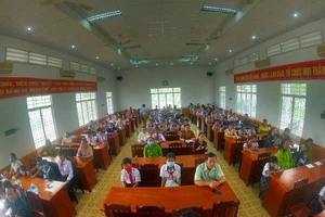 Bình Thuận: Trao hơn 200 triệu đồng cho 70 học sinh khó khăn