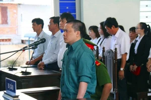 Đình chỉ chức vụ phó giám đốc Bệnh viện Đa khoa Bình Thuận