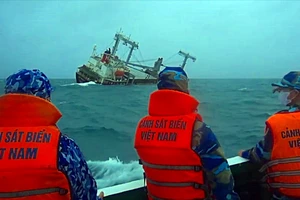 Khẩn cấp ứng phó tràn dầu trên biển do chìm tàu Panama