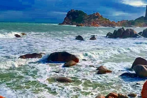 2 du khách bị sóng cuốn trôi ở bãi biển Kê Gà, Bình Thuận