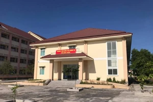 Thiếu niên Ukraine nhiễm COVID-19 đã khỏi bệnh