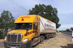 Xe đầu kéo bị lập biên bản tại Bình Thuận.