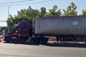 Tài xế đến CSGT Bình Thuận nộp phạt thì bị đưa đi cách ly