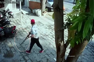 Giám định tượng cổ vụ thanh niên cầm súng đe dọa chủ resort