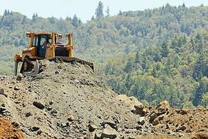 Đấu giá khoáng sản từ khởi điểm 390 triệu lên 5,7 tỉ đồng