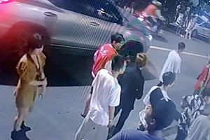 Hỗn chiến trước quán bar, 1 người chết, 2 người bị thương