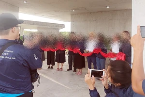 Kiểm điểm cán bộ tổ chức lễ khánh thành không đeo khẩu trang 