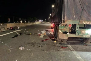 Bình Thuận: Tông đuôi xe tải đang dừng, 3 thiếu nữ thương vong