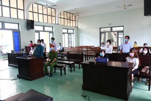 Cựu trưởng phòng Bệnh viện Phan Thiết lãnh 20 năm tù