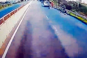 Truy ô tô cán chết người trên QL1A ở Bình Thuận rồi bỏ trốn