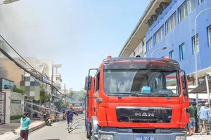 Phá cửa dập tắt đám cháy cạnh siêu thị Co.opmart Phan Thiết