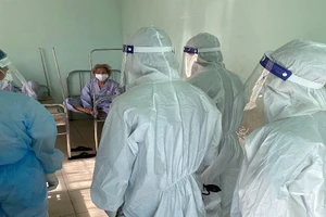 'Con đang sống khỏe mạnh trong vòng tay yêu thương của các bác sĩ'