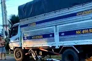 Tông vào xe tải, 2 người ở Bình Thuận thiệt mạng 