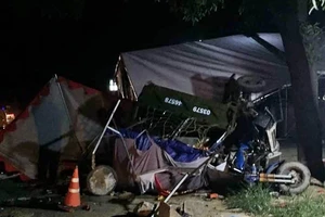 Cả gia đình 5 người về quê bằng xe ba gác gặp tai nạn thương tâm