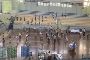 Yêu cầu kỷ luật chủ tịch phường vì chỉ 9,6% dân số đi xét nghiệm