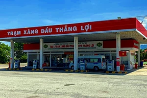 Tăng cường tuần tra trên QL1A xử lý phương tiện dừng đỗ sai qui định