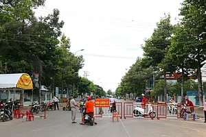 Phan Thiết thành lập 7 chốt kiểm soát dịch COVID-19 ở vùng đỏ 