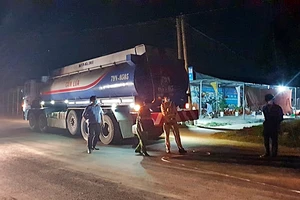 Va chạm với xe bồn trên QL55, 3 cha con thương vong